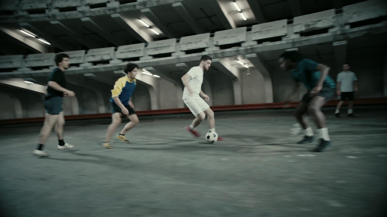 Players changing direction during a football game